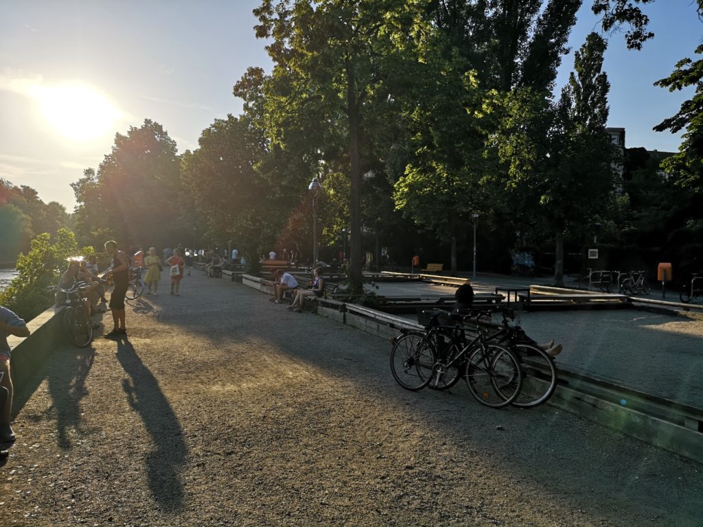 Landwehrkanal Bouleplatz-Berlin-Kreuzberg